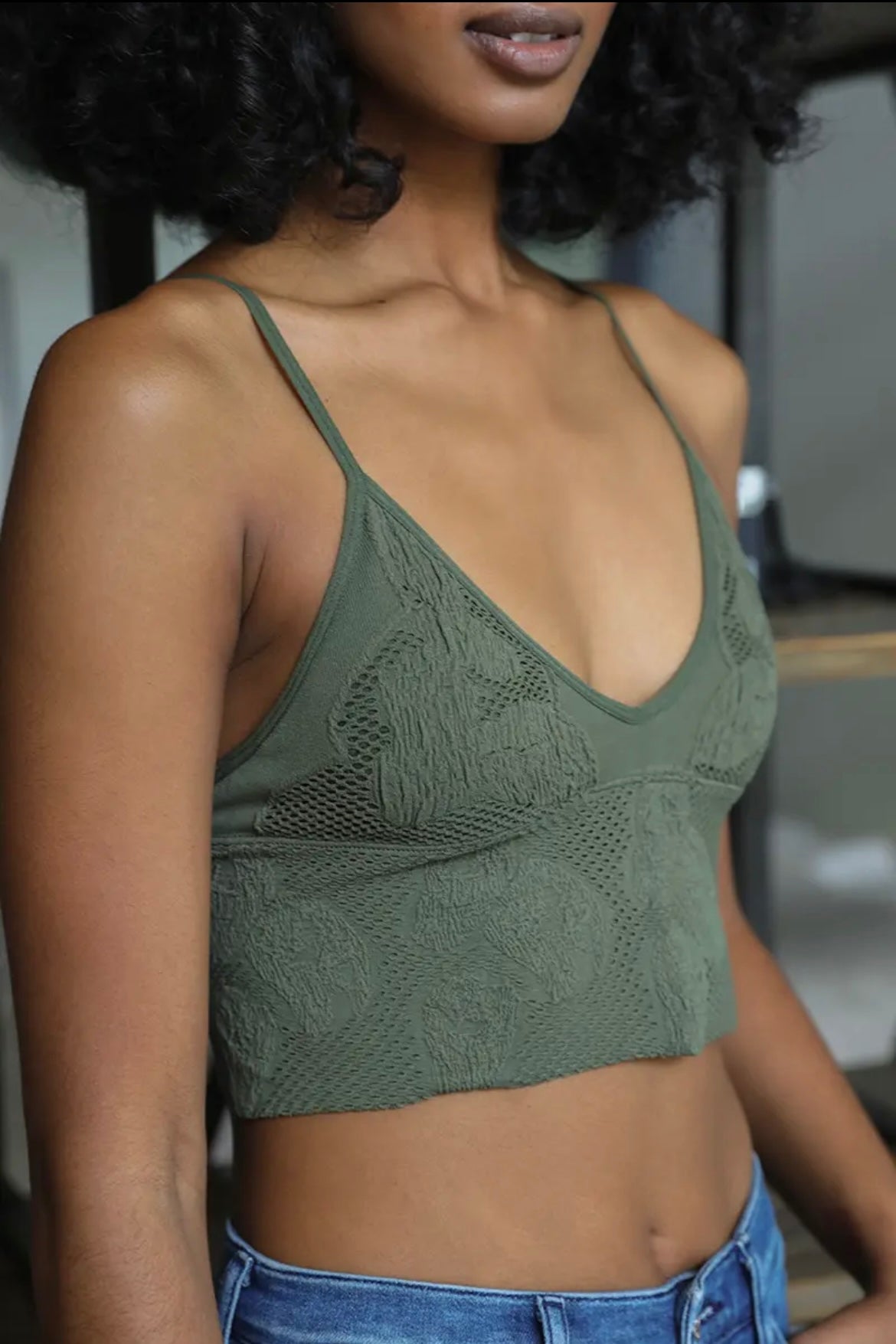 Seamless padded v neck bralette