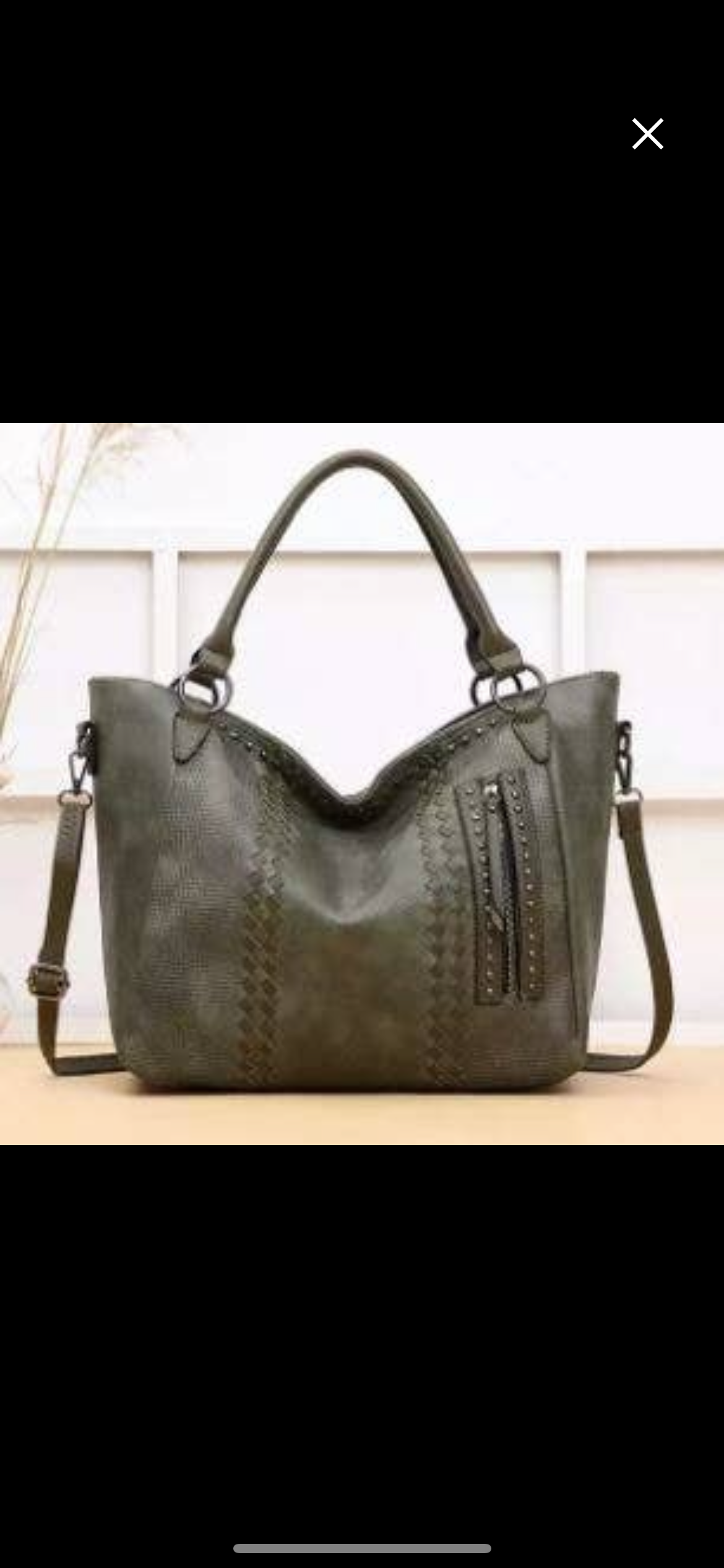 Studded handbag/tote